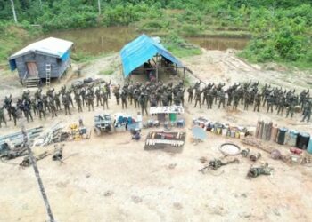 FANB desaloja mineros extranjeros ilegales en el estado Amazonas