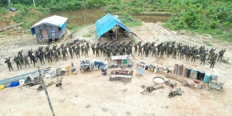 FANB desaloja mineros extranjeros ilegales en el estado Amazonas