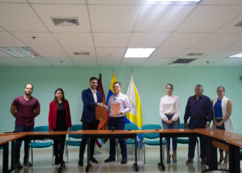 Alcaldía de San Diego firmó convenio de capacitación empresarial con CAPEMIAC