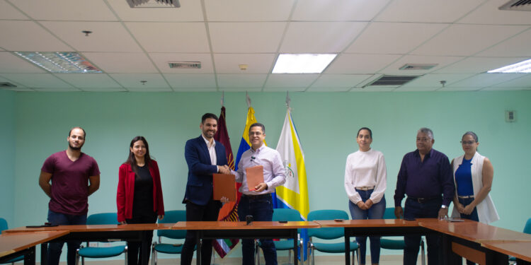 Alcaldía de San Diego firmó convenio de capacitación empresarial con CAPEMIAC