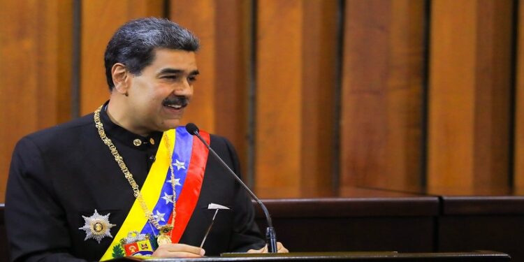 Maduro hace cambios en su gabinete ministerial