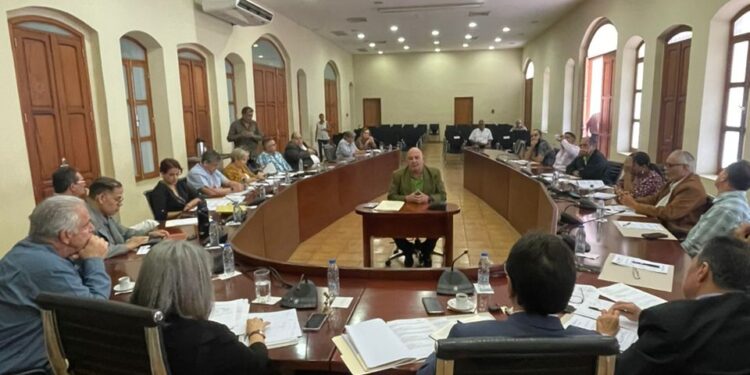 Presidentes de las cajas de ahorro de la UC plantearon situación de retraso en aportes y retenciones