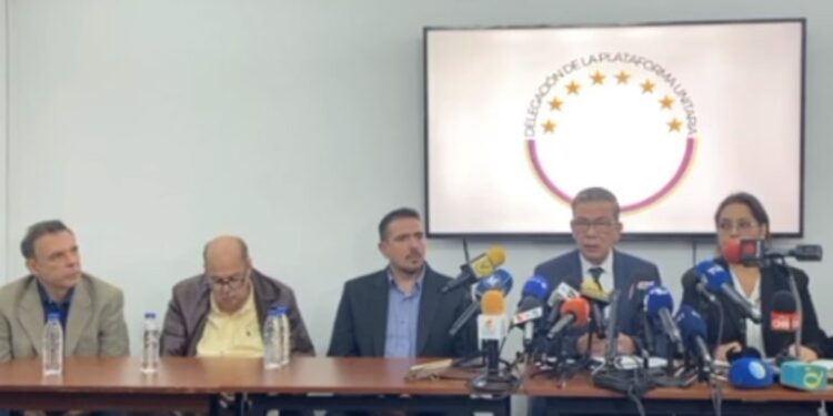 Oposición presentó dossier de 33 páginas de violaciones del acuerdo de Barbados por parte del Gobierno