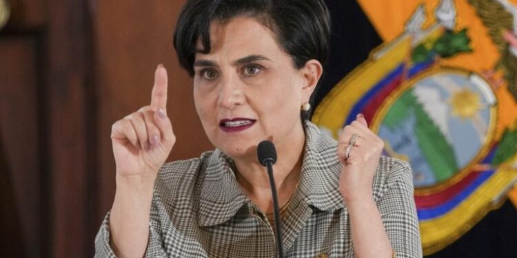 Canciller de Ecuador califica de «muy fuertes» las declaraciones de Maduro contra Noboa