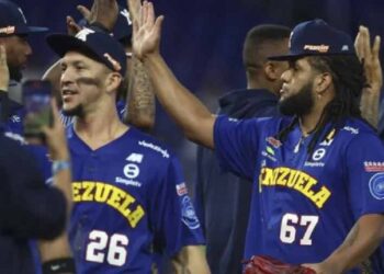 Tiburones retoma la senda de la victoria y sepulta a Naranjeros en la Serie del Caribe