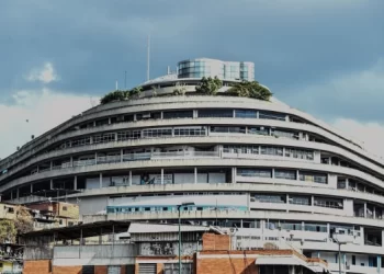 Tribunal ordenó que Rocío San Miguel sea recluída en la sede del Sebin en El Helicoide: familiares libres bajo régimen de presentación