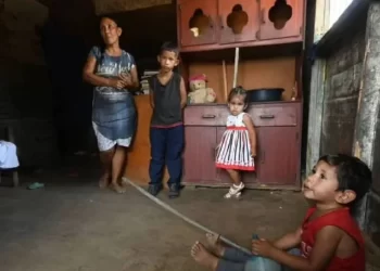 Servicio público: Abuela solicita ayuda para manutención de cinco nietos huérfanos