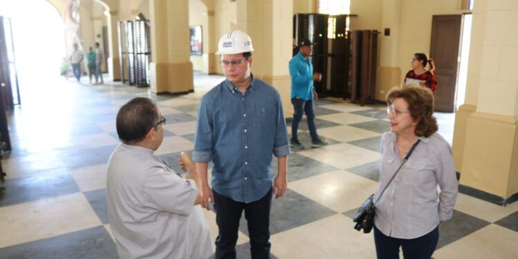 Alcalde Fuenmayor inspeccionó trabajos de rehabilitación de la iglesia Santa Rosa en Valencia