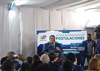 Benjamin Rausseo formaliza candidatura presidencial ante el CNE con la tarjeta Conde