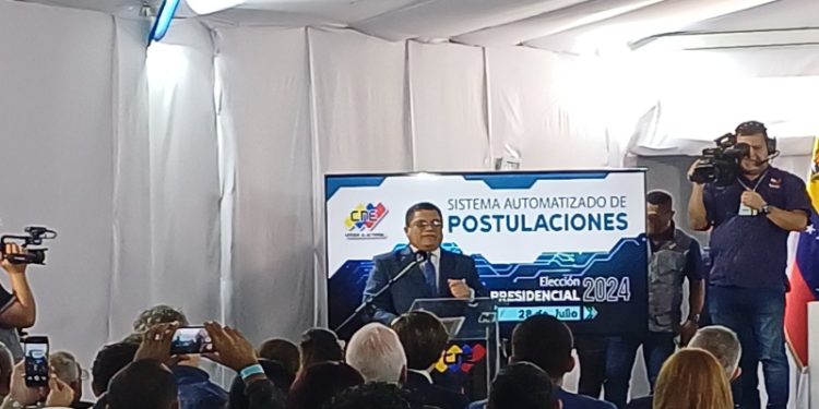 Benjamin Rausseo formaliza candidatura presidencial ante el CNE con la tarjeta Conde
