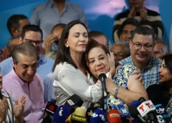 Plataforma Unitaria denuncia impedimentos para inscribir a su candidata, Corina Yoris