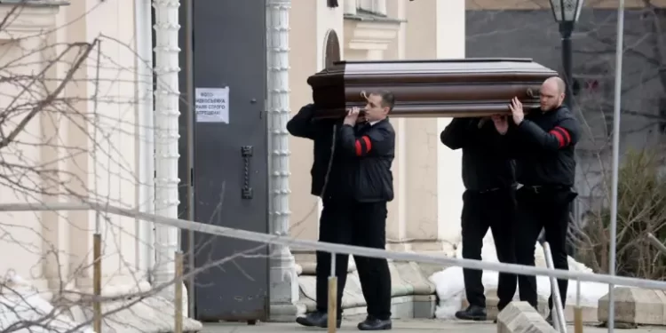 Los rusos desafiaron el miedo y asistieron en masa al funeral de Navalny