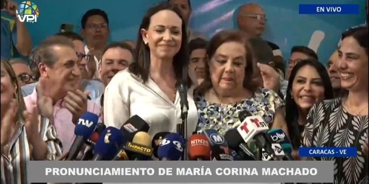 María Corina Machado designó a la profesora Corina Yoris como su candidata sustituta