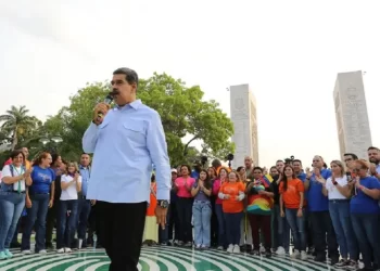 Maduro insiste en que la oposición prevé «llenar de violencia Venezuela de cara a elecciones»