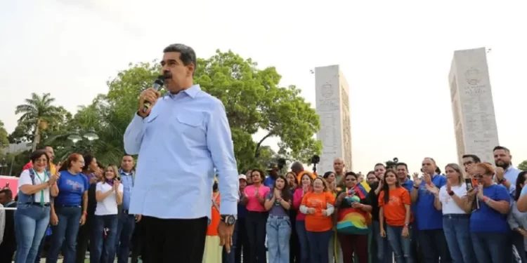Maduro insiste en que la oposición prevé «llenar de violencia Venezuela de cara a elecciones»