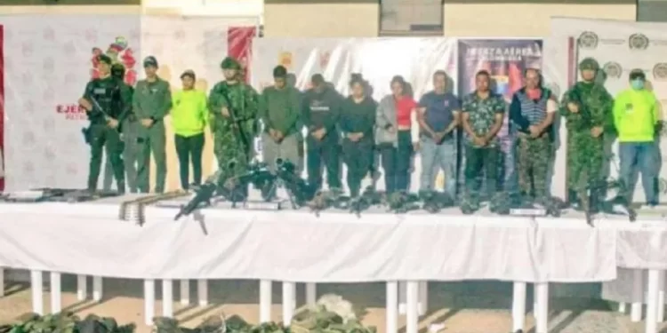Prisión preventiva para ocho capturados de la principal disidencia de las FARC en Colombia