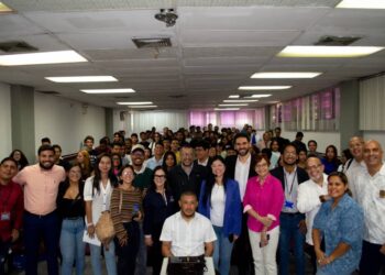 Realizan conferencia: Liderazgo Juvenil en la UC La Morita en Maracay