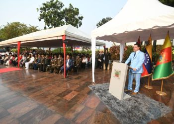Alcalde Fuenmayor celebró los 469 años de fundación de la ciudad de Valencia con parada militar y ofrenda floral