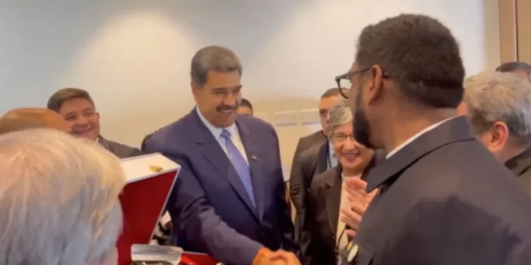 Crisis del Esequibo: Maduro y Ali intercambian regalos y se desean «paz y amor»