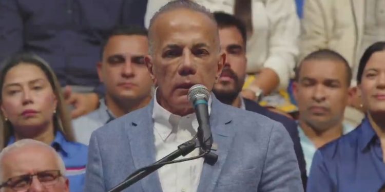 Manuel Rosales dispuesto a retirarse si Maduro permite que la Plataforma Unitaria postule a otro candidato