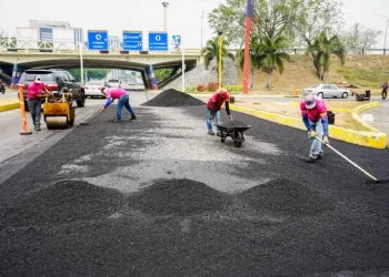 Aplicadas 750 toneladas de asfalto en Mañongo en el primer trimestre