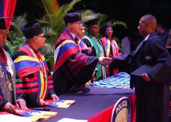 Convenio Alcaldía de Valencia y UNES profesionalizó a 144 funcionarios policiales