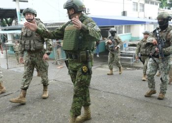 Asesinan al director de una cárcel durante la jornada de votación de referéndum en Ecuador