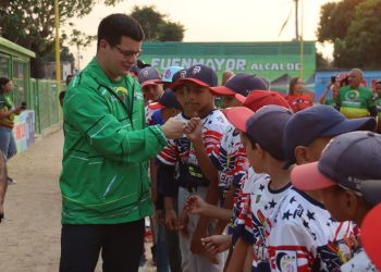 Alcalde Fuenmayor reinauguró Complejo Deportivo de La Concordia en la parroquia Santa Rosa