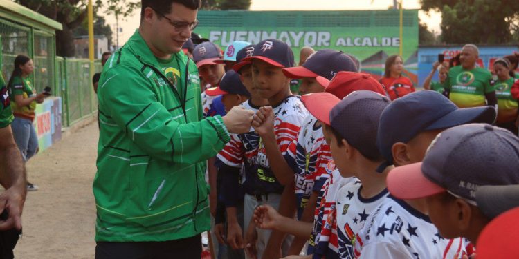 Alcalde Fuenmayor reinauguró Complejo Deportivo de La Concordia en la parroquia Santa Rosa