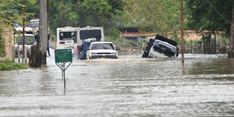 Los estragos causados por las lluvias  en Trapichito, José Leonardo Chirinos y La Mirandita