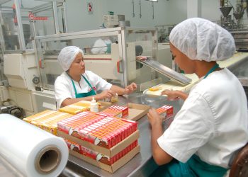 Industrias Iberia prepara nuevos productos alimenticios para celebrar sus 67 años