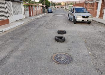 Vecinos de la urbanización La Begoña piden reparación de calle