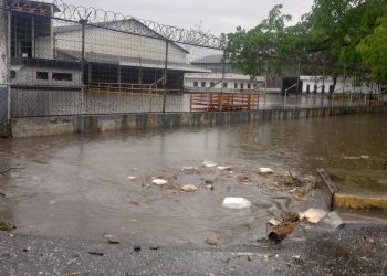 #18Abril: Totalmente colapsada la Gran Valencia por las fuertes lluvias de este jueves