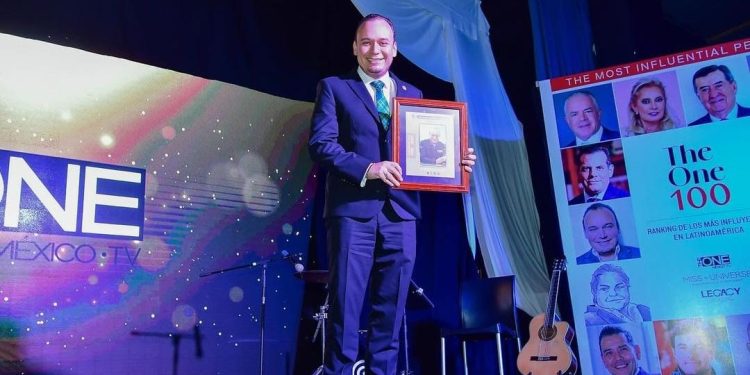 Copropietario del Miss Universo, Raúl Rocha Cantú nombrado “Hombre del Siglo”