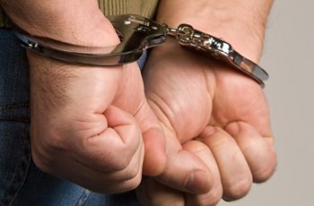 Condenado hombre a 25 años de prisión por abusar sexualmente de su hija adolescente en Bolívar