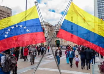 Gobierno de Petro regularizará la permanencia de migrantes venezolanos en Colombia