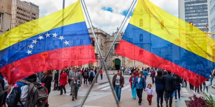 Gobierno de Petro regularizará la permanencia de migrantes venezolanos en Colombia