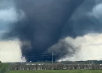 Tornados causaron destrucción y dos muertes en Oklahoma