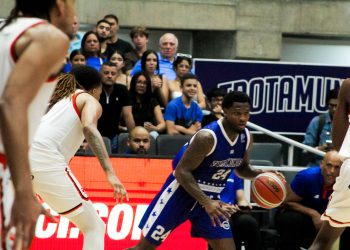 Trotamundos ganó el primero en casa 86-72 frente al debutante Pioneros del Ávila