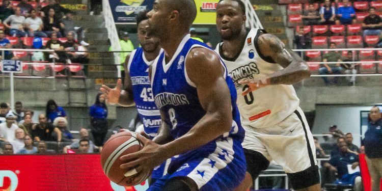 Trotamundos venció a Broncos de Caracas en Valencia por un punto 