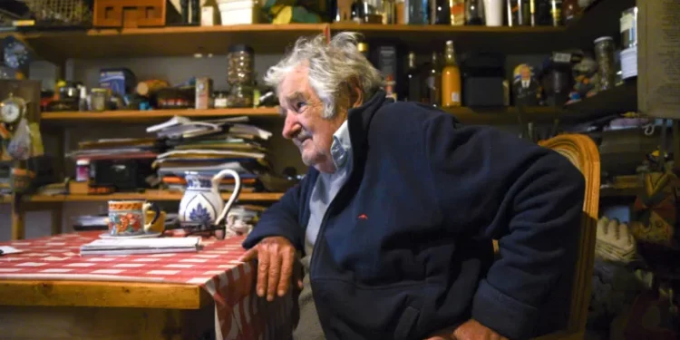 El expresidente José Mujica recibirá radioterapia para tratar tumor maligno