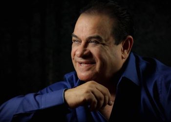 Valencia recibe a Tony Vega en su regreso a Venezuela con un show electrizante