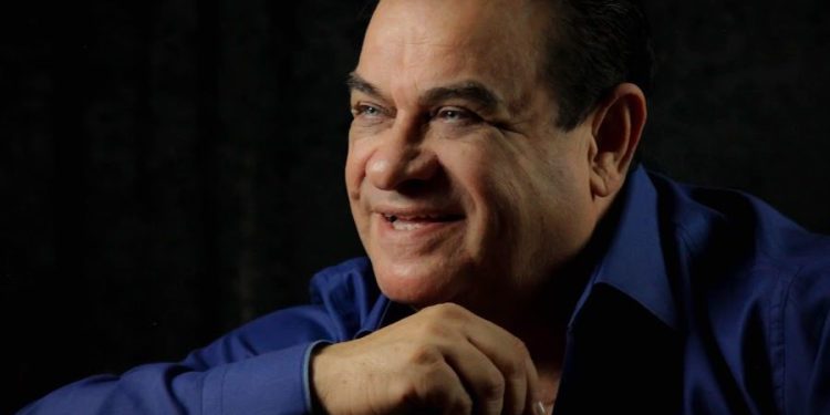Valencia recibe a Tony Vega en su regreso a Venezuela con un show electrizante