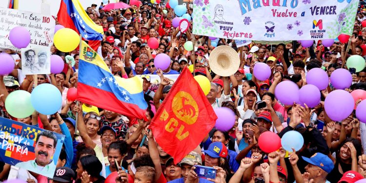 Oficialistas en Carlos Arvelo marcharon para respaldar candidatura de Maduro