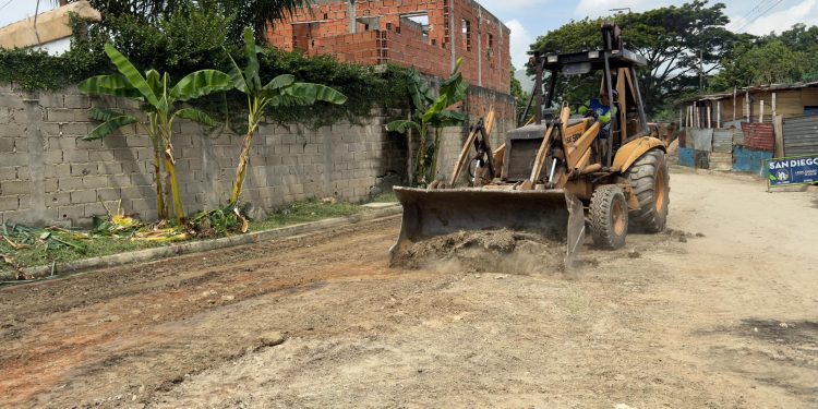 Más de 250 familias de La Veguita son beneficiadas con asfaltado a través de Vialsandi