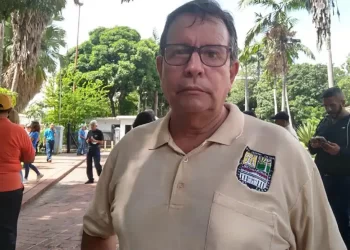 José Francisco Jiménez: Con bajos salarios es imposible que trabajadores ucistas cumplan jornada completa