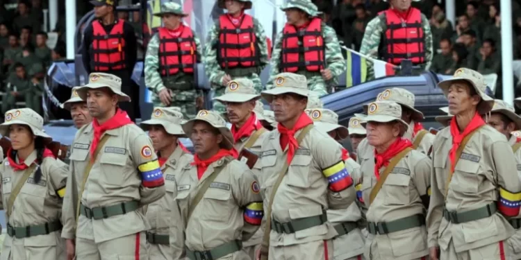 Más de un millón de venezolanos reciben adiestramiento en armas dentro de la Milicia