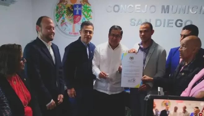 Concejo Municipal de San Diego homenajeó a los reporteros gráficos en su día