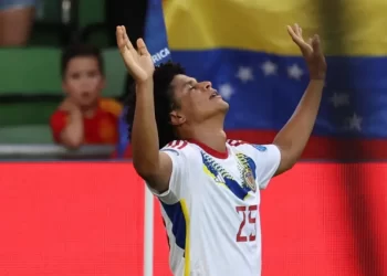 La Vinotinto goleó a Jamaica 3-0 y clasificó primera en su grupo a cuartos de final