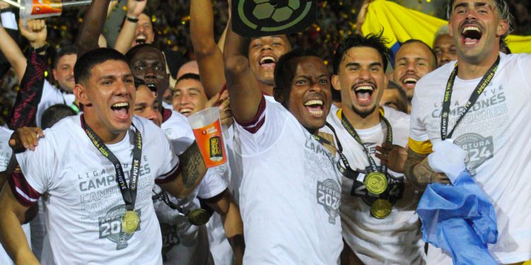 Carabobo FC logra el sueño con goleada 3-0; Campeón del Apertura tras 27 años